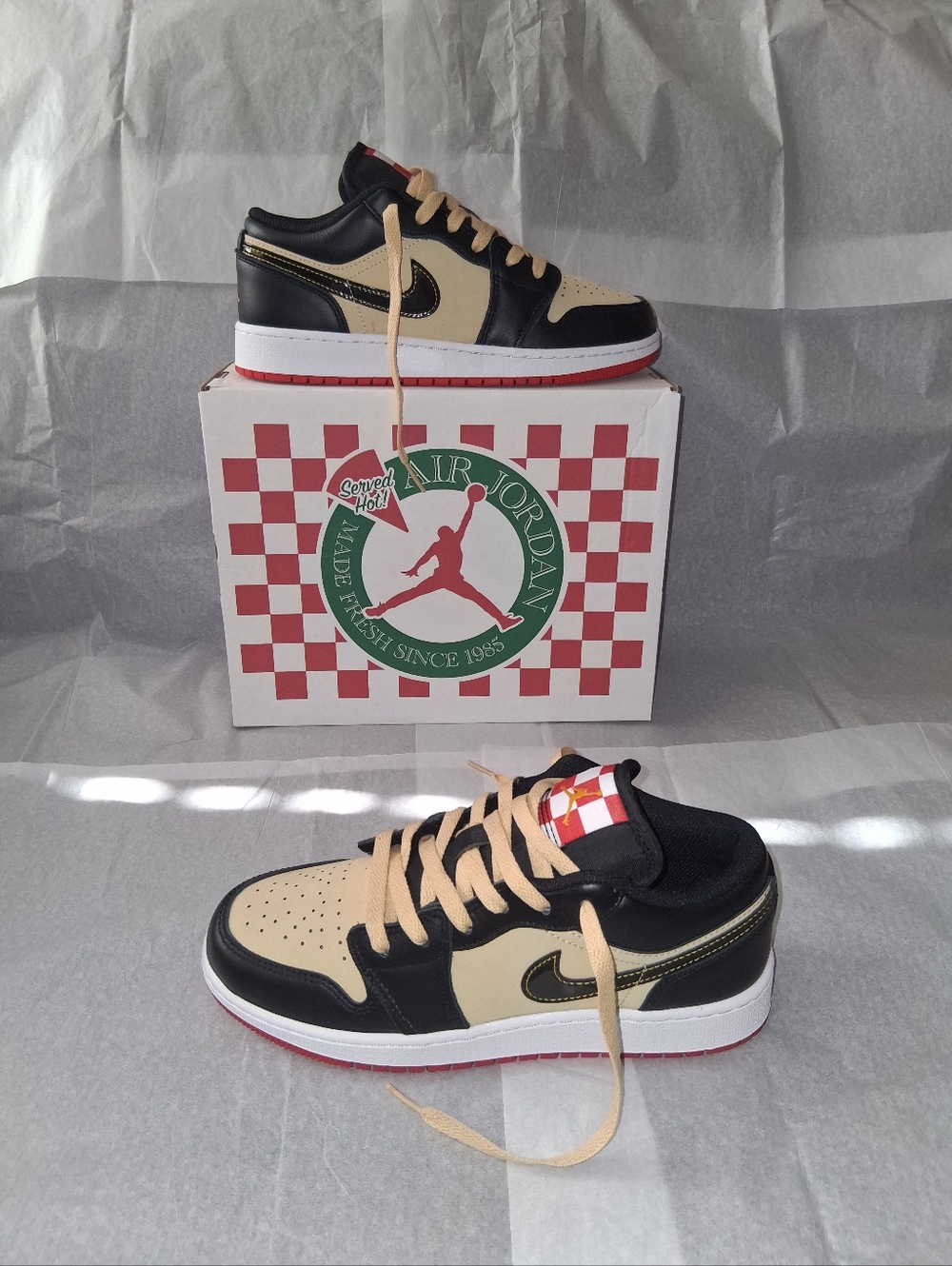 Jordan 1 Retro Low Sneakers Brand New with Box Women 7 = 5.5Y